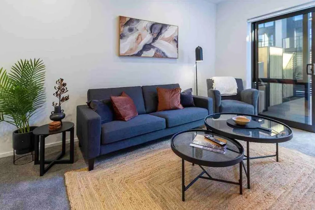 4 Minutes Walk To Riverside Market!4Bed 4 Bath location